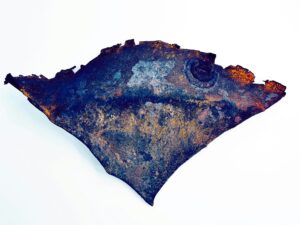 Can AI Describe Art as We Do? A Case Study on a Pottery Collection