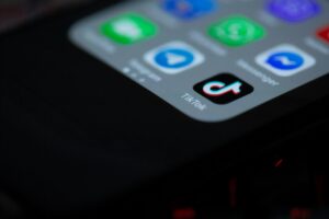 From For You Page to Public Knowledge: How TikTok Shapes Student News