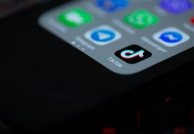 From For You Page to Public Knowledge: How TikTok Shapes Student News